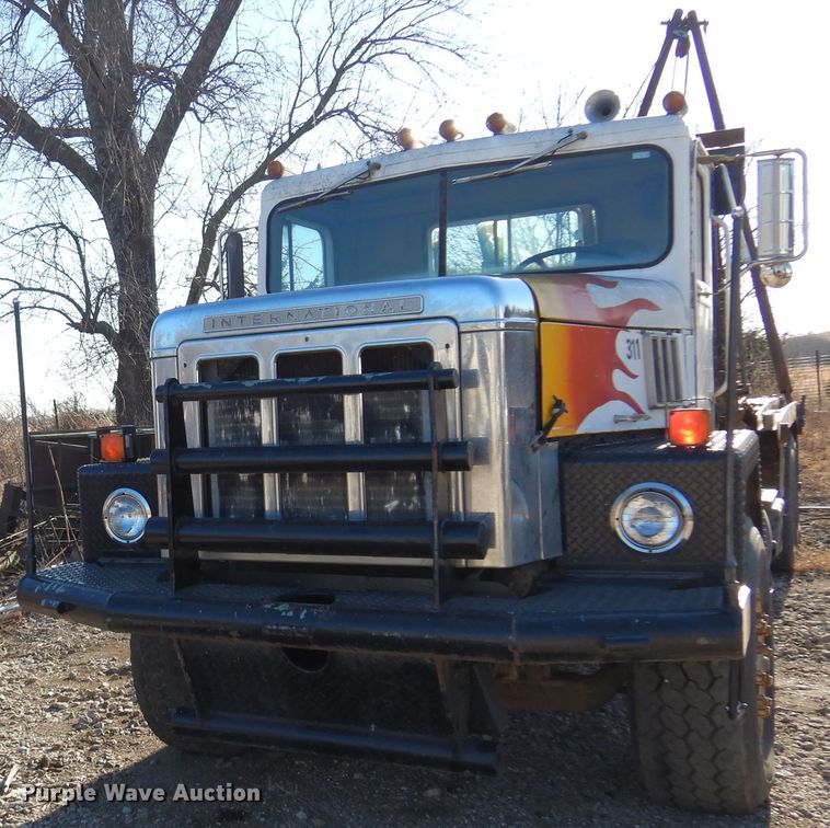 image for item JJ9784 1978 International  winch truck
