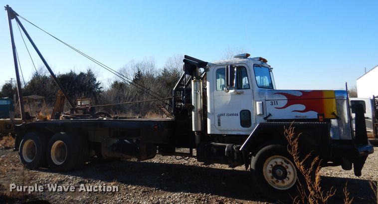 image for item JJ9784 1978 International  winch truck
