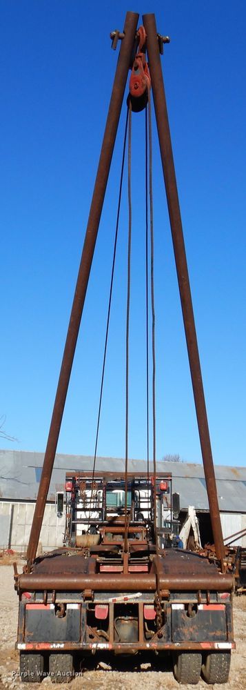 image for item JJ9784 1978 International  winch truck