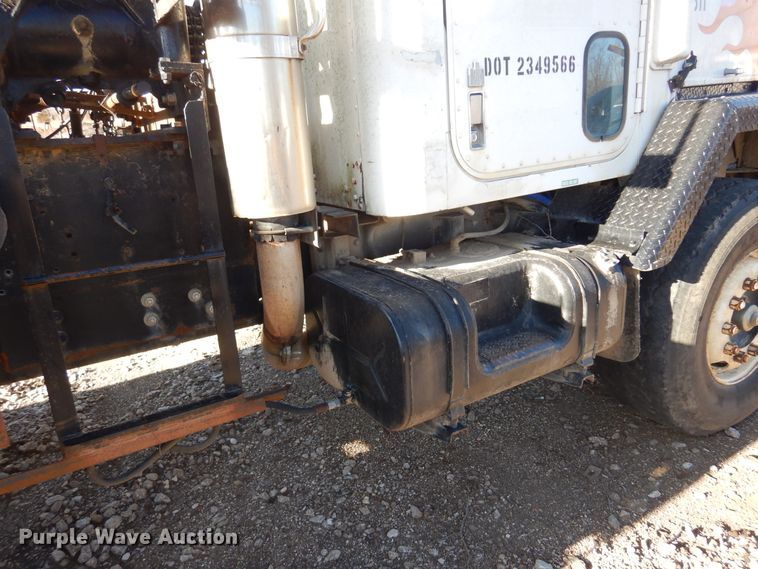 image for item JJ9784 1978 International  winch truck