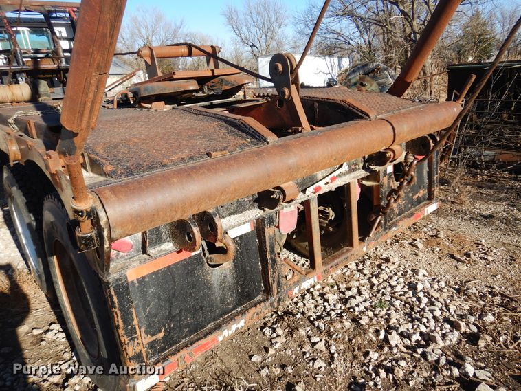 image for item JJ9784 1978 International  winch truck