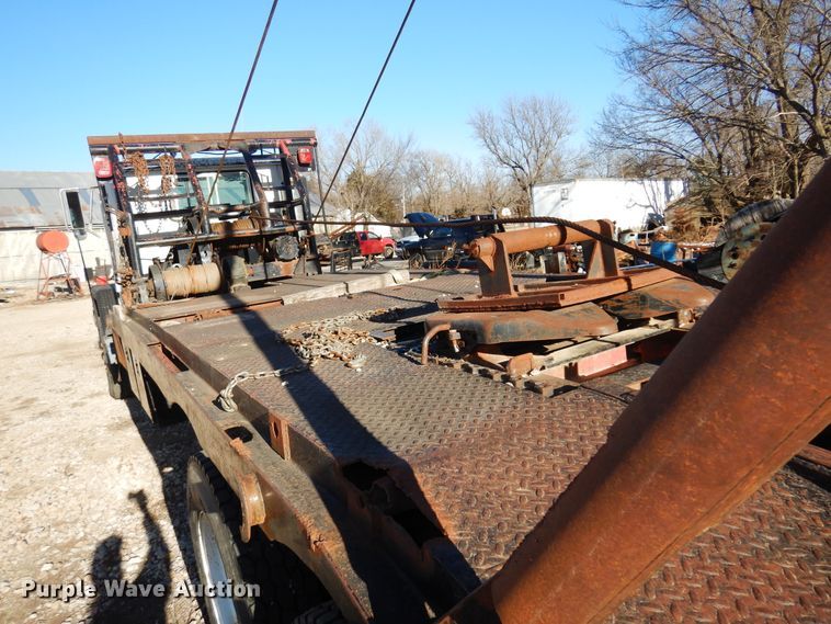 image for item JJ9784 1978 International  winch truck