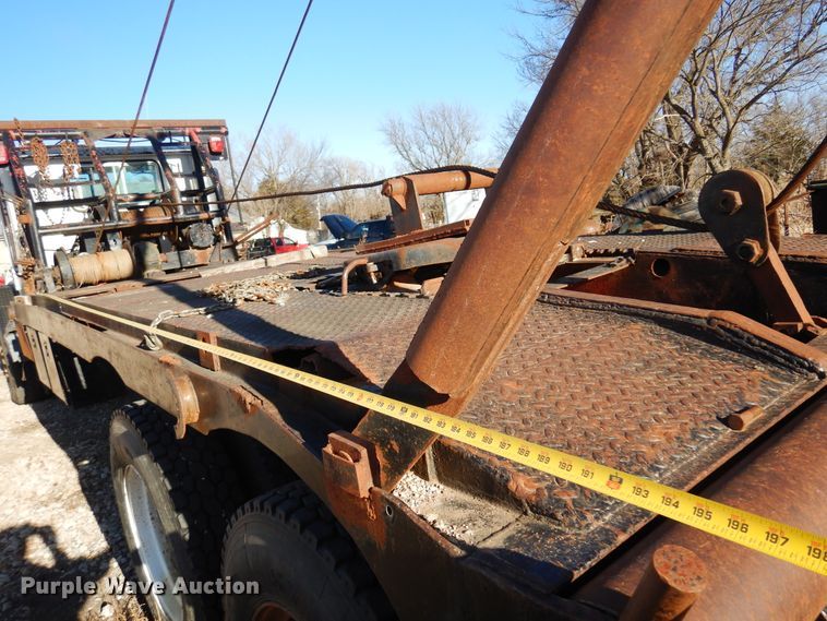 image for item JJ9784 1978 International  winch truck