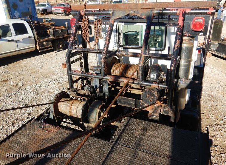 image for item JJ9784 1978 International  winch truck