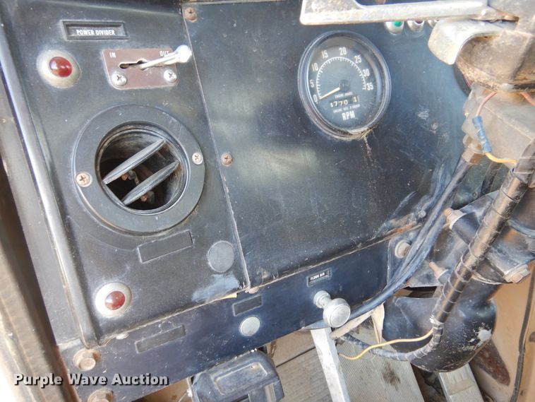 image for item JJ9784 1978 International  winch truck