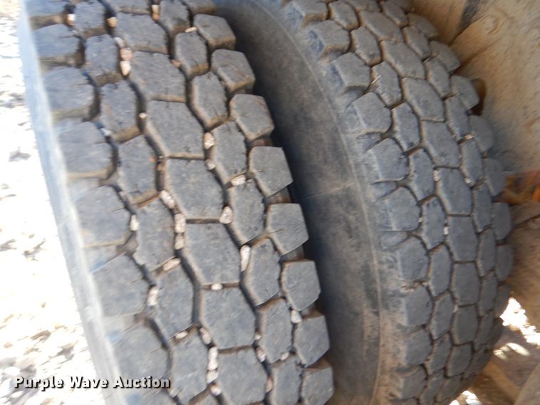 image for item JJ9784 1978 International  winch truck