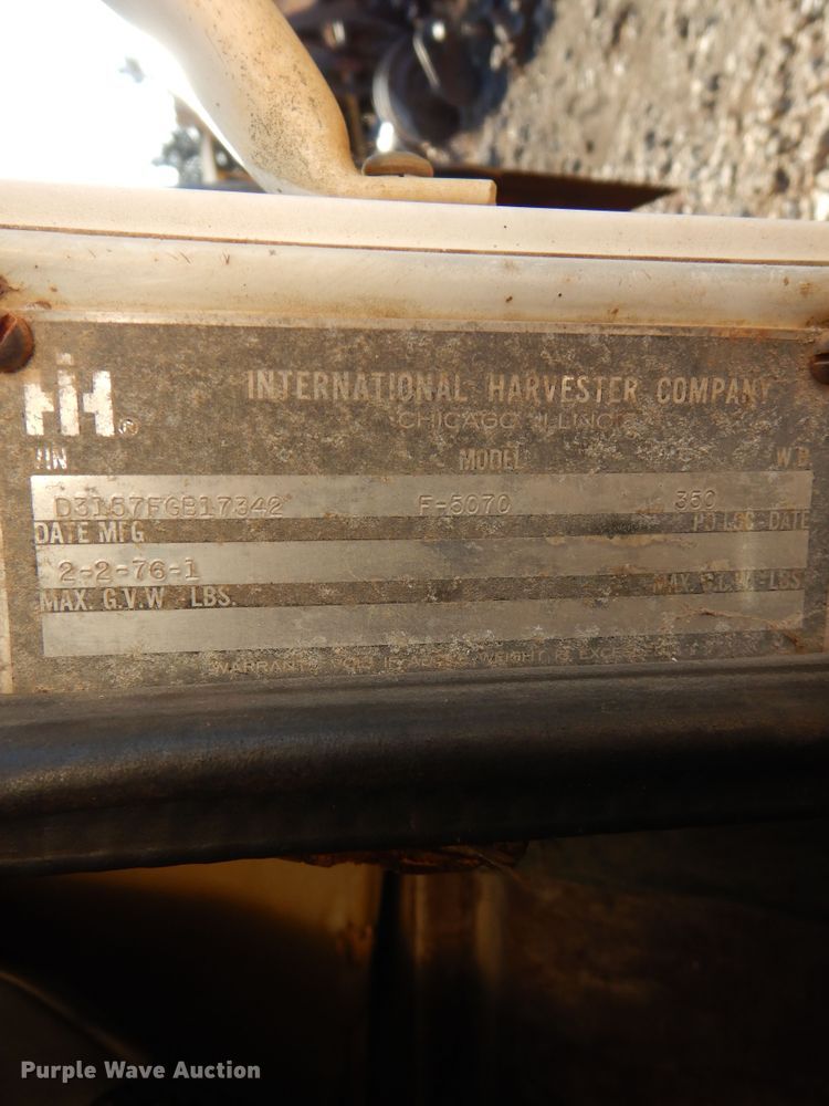 image for item JJ9784 1978 International  winch truck