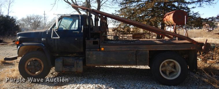 image for item JJ9786 1985 Chevrolet C7500  winch truck