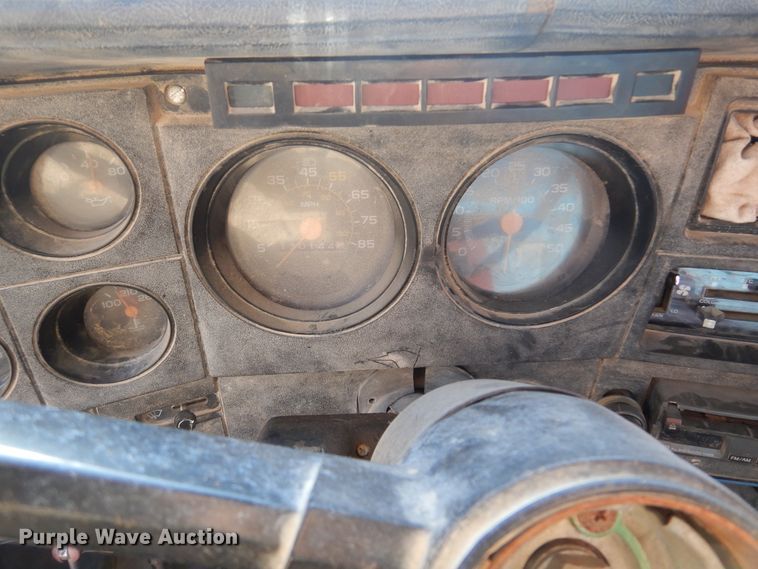 image for item JJ9786 1985 Chevrolet C7500  winch truck