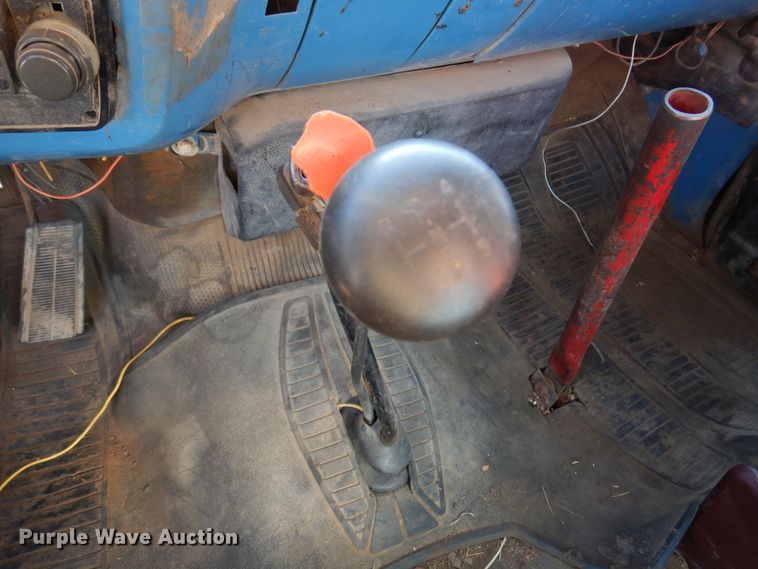 image for item JJ9786 1985 Chevrolet C7500  winch truck