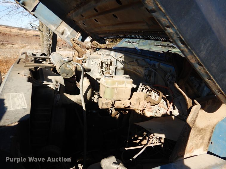 image for item JJ9786 1985 Chevrolet C7500  winch truck