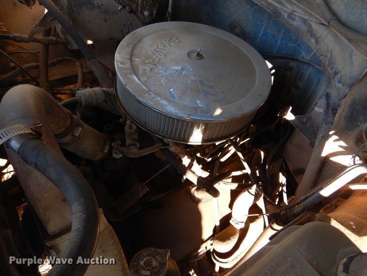 image for item JJ9786 1985 Chevrolet C7500  winch truck