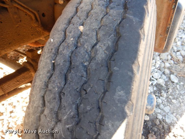 image for item JJ9786 1985 Chevrolet C7500  winch truck