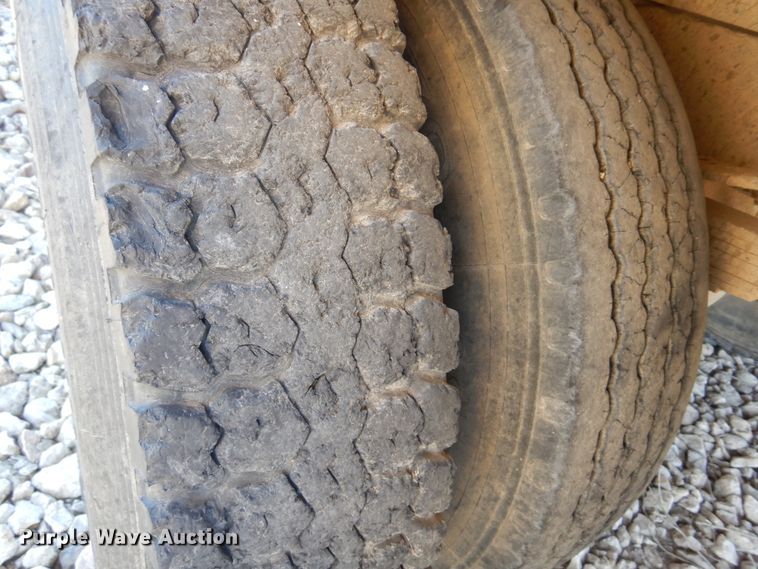 image for item JJ9786 1985 Chevrolet C7500  winch truck