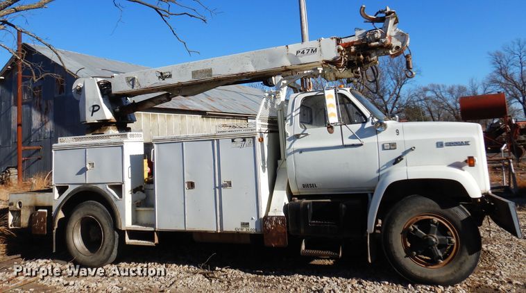 image for item JJ9790 1989 Chevrolet C7500  digger derrick truck