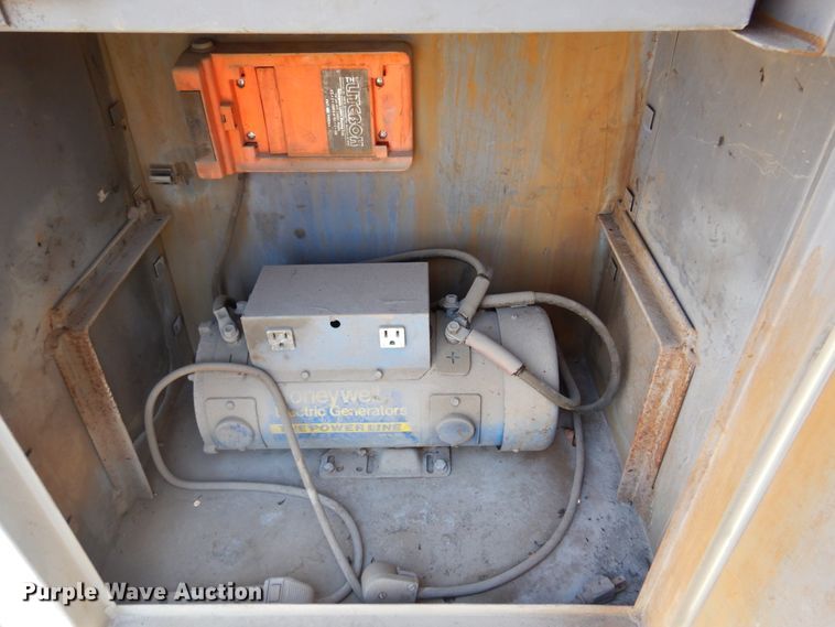 image for item JJ9790 1989 Chevrolet C7500  digger derrick truck