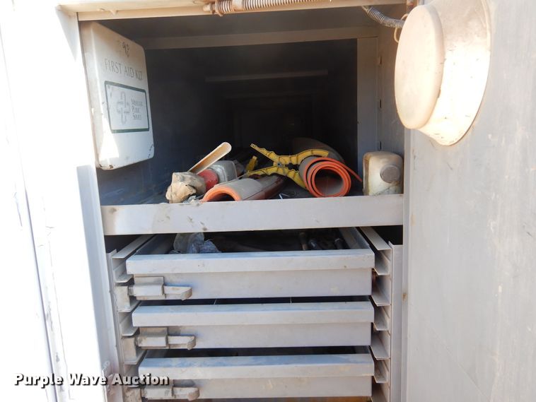 image for item JJ9790 1989 Chevrolet C7500  digger derrick truck