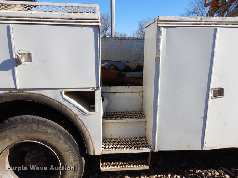 image for item JJ9790 1989 Chevrolet C7500  digger derrick truck