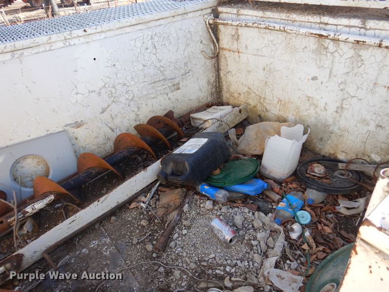 image for item JJ9790 1989 Chevrolet C7500  digger derrick truck