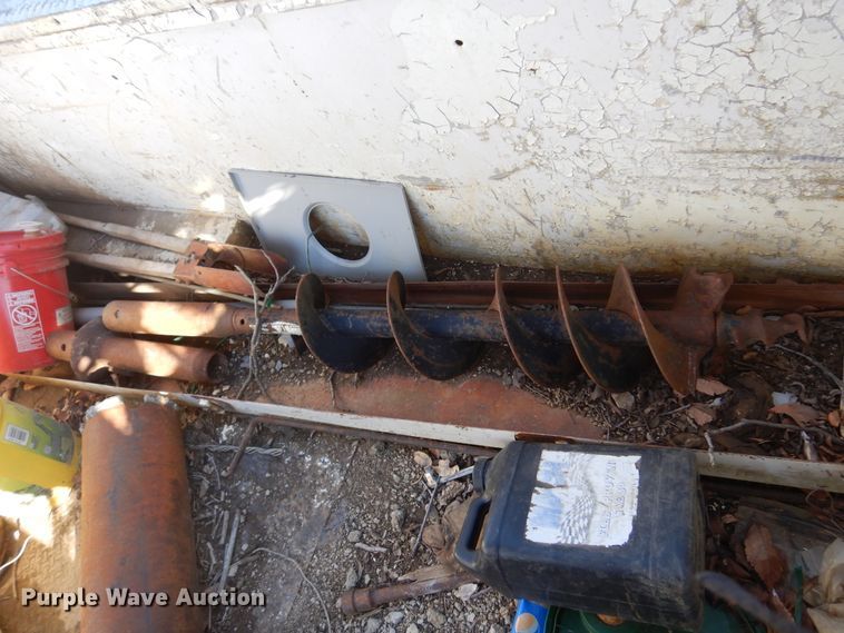 image for item JJ9790 1989 Chevrolet C7500  digger derrick truck