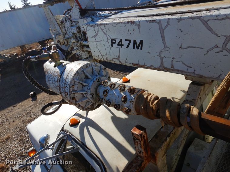 image for item JJ9790 1989 Chevrolet C7500  digger derrick truck