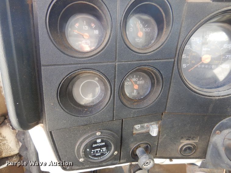 image for item JJ9790 1989 Chevrolet C7500  digger derrick truck