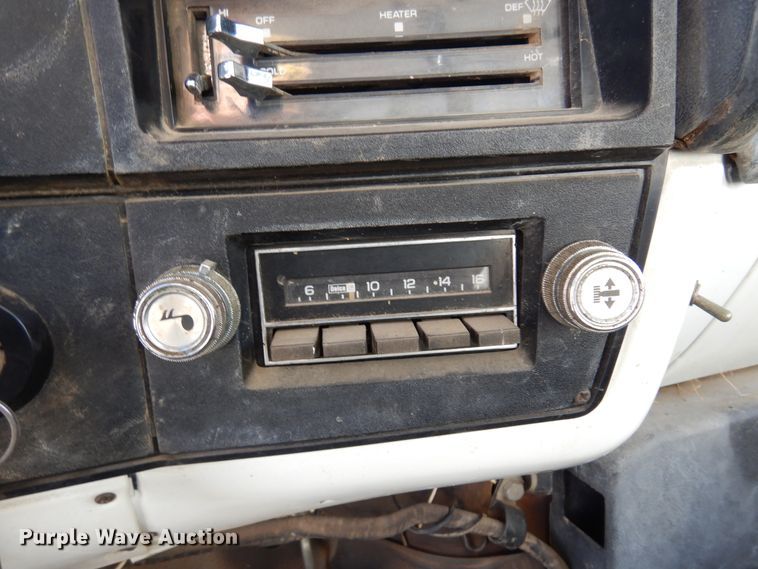 image for item JJ9790 1989 Chevrolet C7500  digger derrick truck