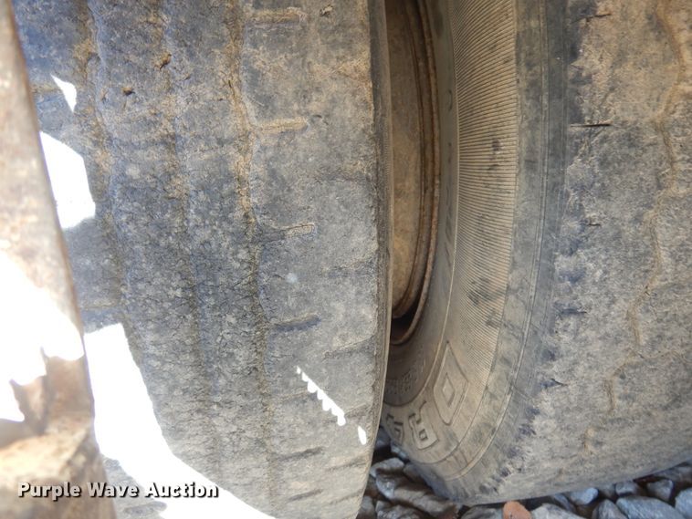 image for item JJ9790 1989 Chevrolet C7500  digger derrick truck