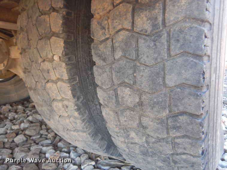 image for item JJ9790 1989 Chevrolet C7500  digger derrick truck