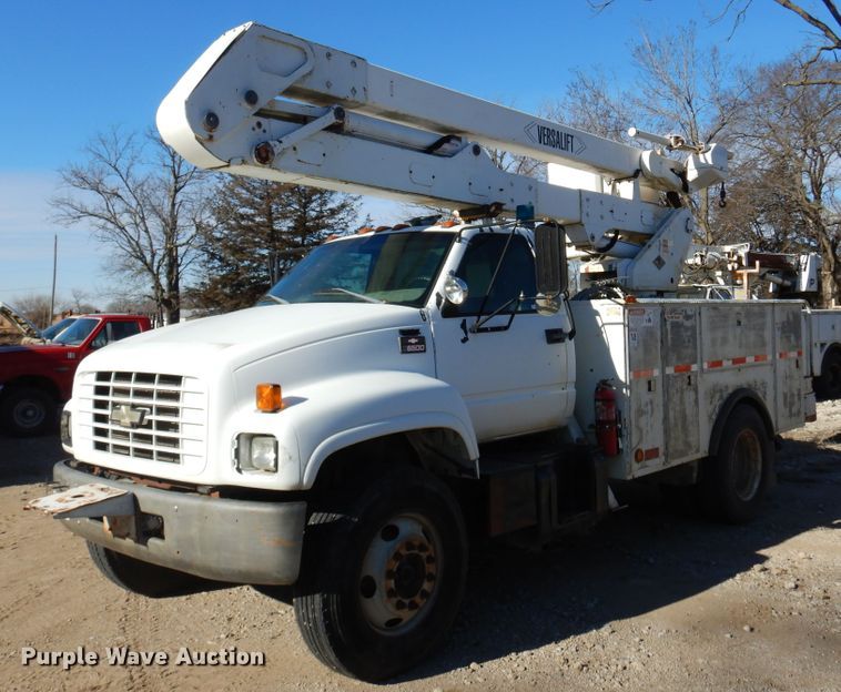 image for item JJ9791 1998 Chevrolet C6500  bucket truck