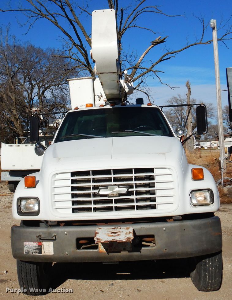 image for item JJ9791 1998 Chevrolet C6500  bucket truck