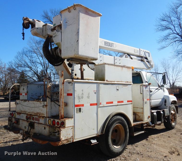 image for item JJ9791 1998 Chevrolet C6500  bucket truck