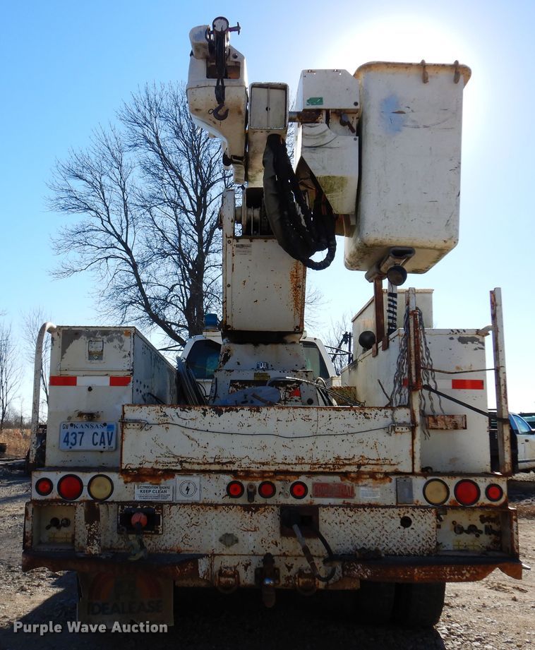 image for item JJ9791 1998 Chevrolet C6500  bucket truck