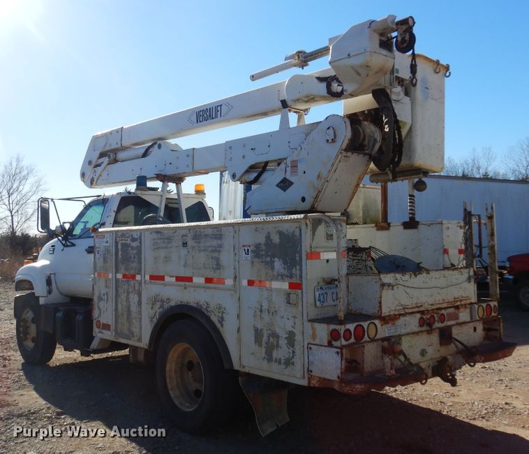 image for item JJ9791 1998 Chevrolet C6500  bucket truck