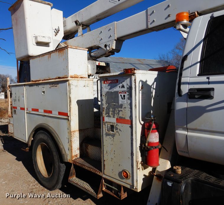 image for item JJ9791 1998 Chevrolet C6500  bucket truck