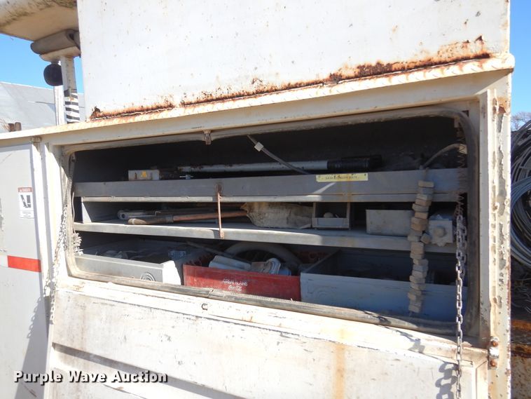 image for item JJ9791 1998 Chevrolet C6500  bucket truck