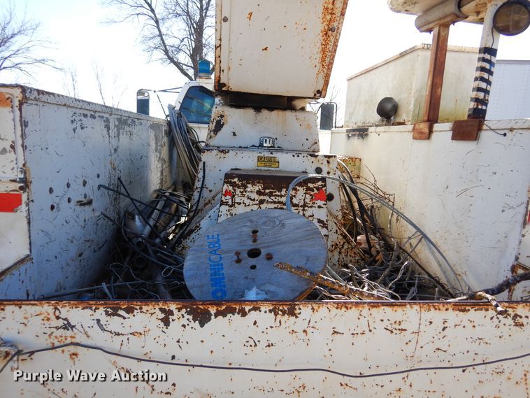 image for item JJ9791 1998 Chevrolet C6500  bucket truck