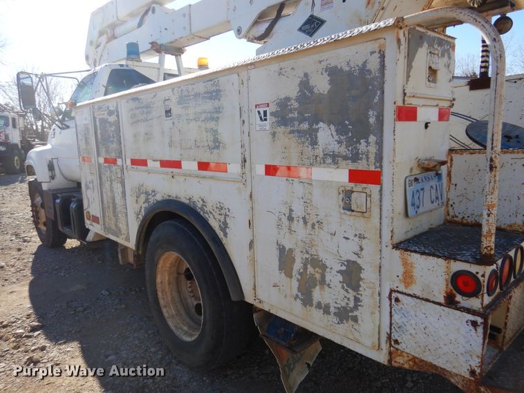image for item JJ9791 1998 Chevrolet C6500  bucket truck