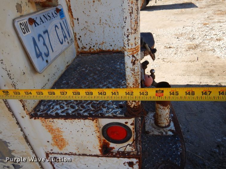 image for item JJ9791 1998 Chevrolet C6500  bucket truck