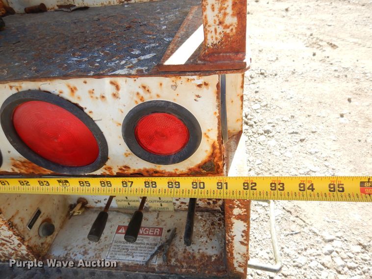 image for item JJ9791 1998 Chevrolet C6500  bucket truck