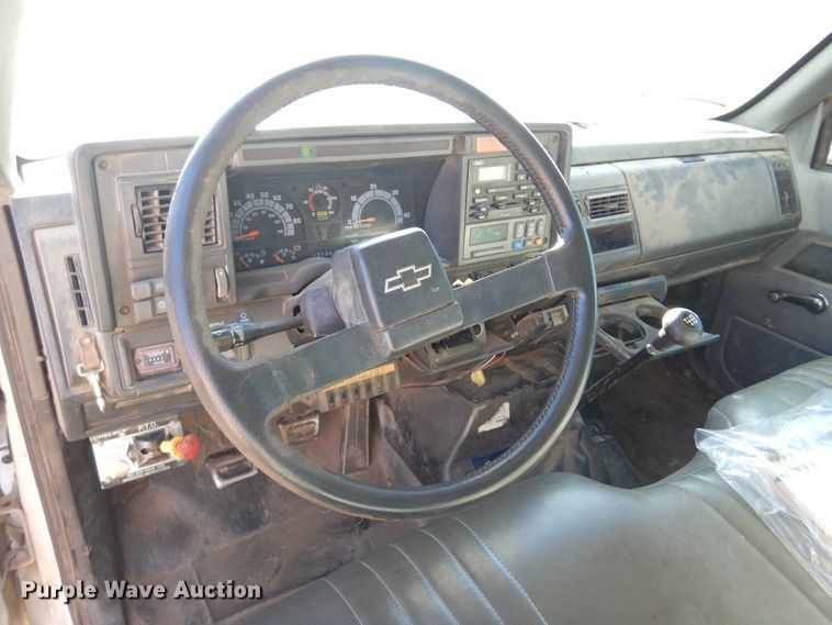 image for item JJ9791 1998 Chevrolet C6500  bucket truck