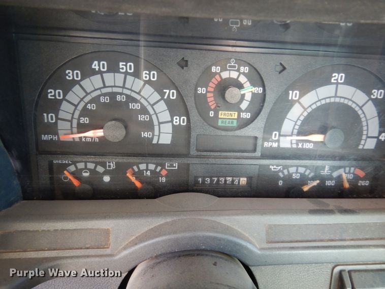 image for item JJ9791 1998 Chevrolet C6500  bucket truck