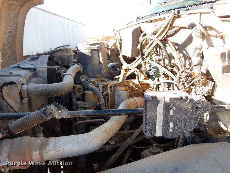 image for item JJ9791 1998 Chevrolet C6500  bucket truck