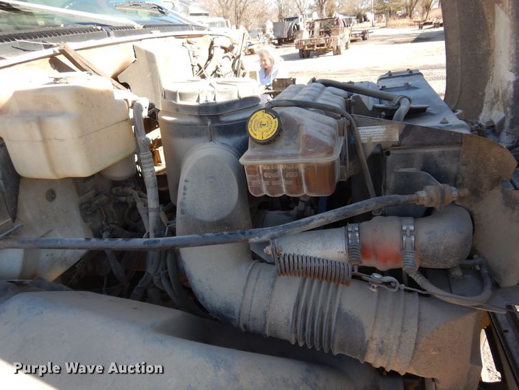 image for item JJ9791 1998 Chevrolet C6500  bucket truck