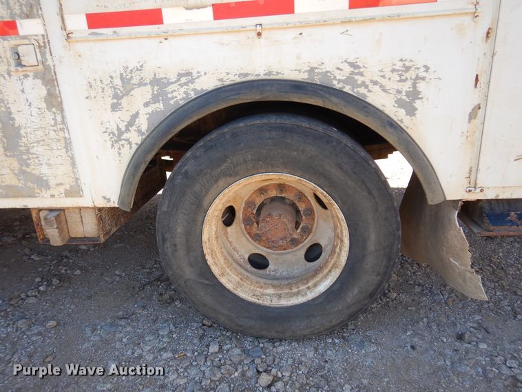 image for item JJ9791 1998 Chevrolet C6500  bucket truck