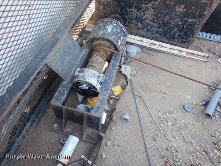 image for item JJ9832 1997 GMC C7500  flatbed truck