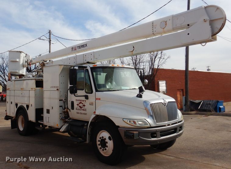 image for item JJ9853 2007 International 4300  bucket truck