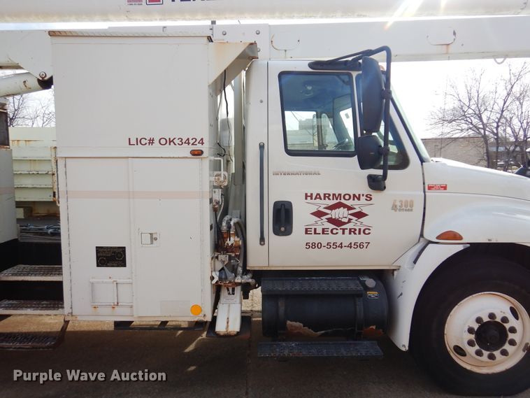 image for item JJ9853 2007 International 4300  bucket truck