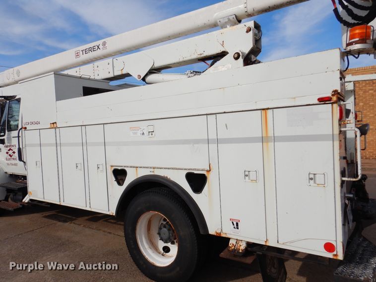 image for item JJ9853 2007 International 4300  bucket truck