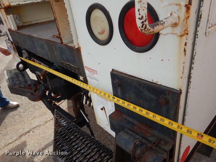 image for item JJ9853 2007 International 4300  bucket truck